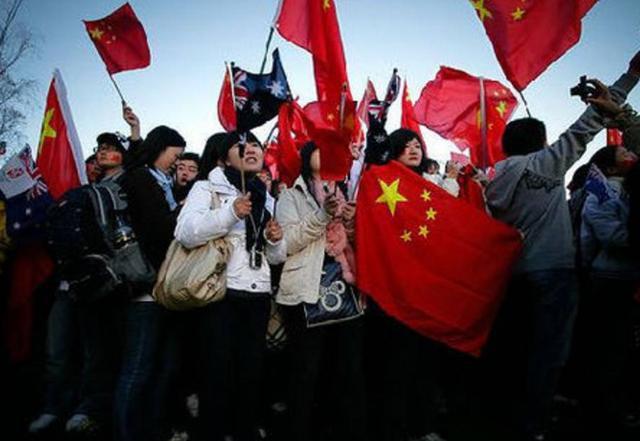 互联网先驱,连接世界探寻订婚后男方因为一些原因要退婚,订婚时给的订金和三金要退还吗?订婚酒席也要女方给钱吗?