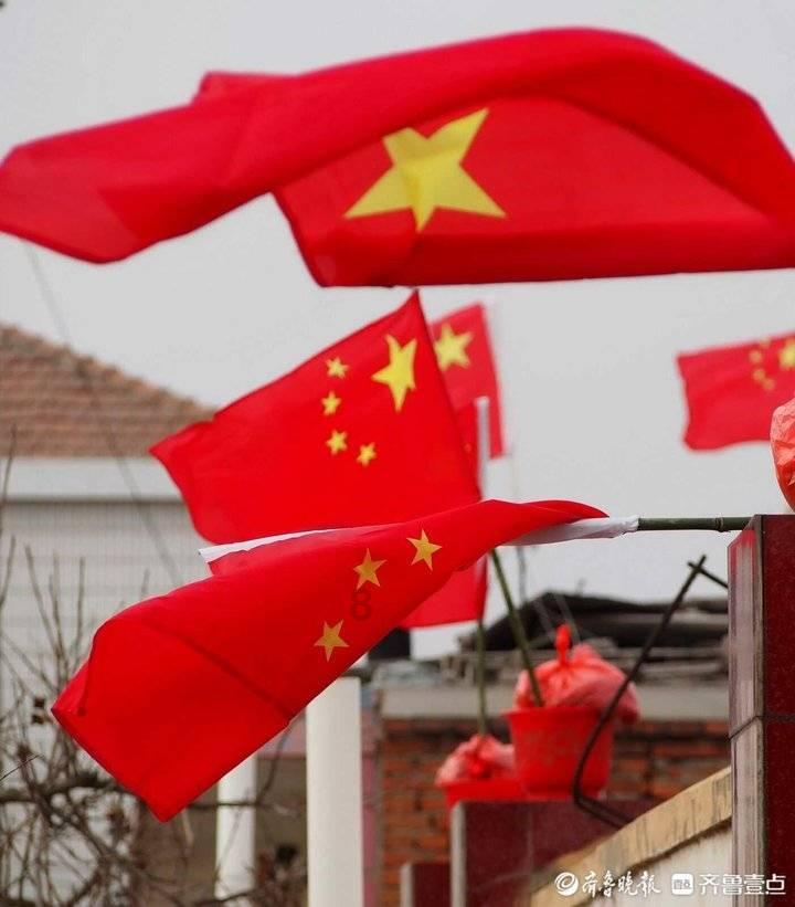 苏30MKI战斗轰炸机VS歼16战斗轰炸机？